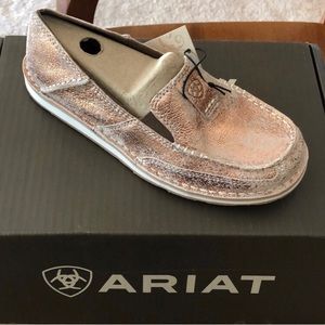Ariat cruisers